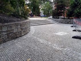 Remont fontanny oraz elementów ciągu komunikacyjnego